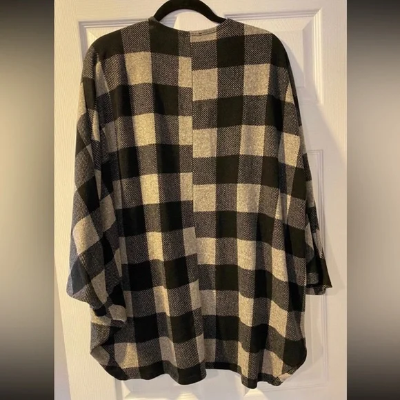 Limelush Boutique Plaid Checkered Cacoon Sweater Wrap Size L - Picture 3 of 3